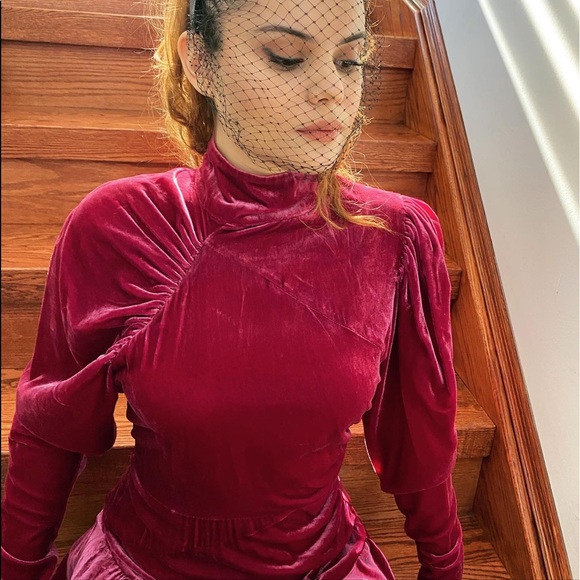 SOLD*** ROTATE DRESS figure flattering - Picture 8 of 17